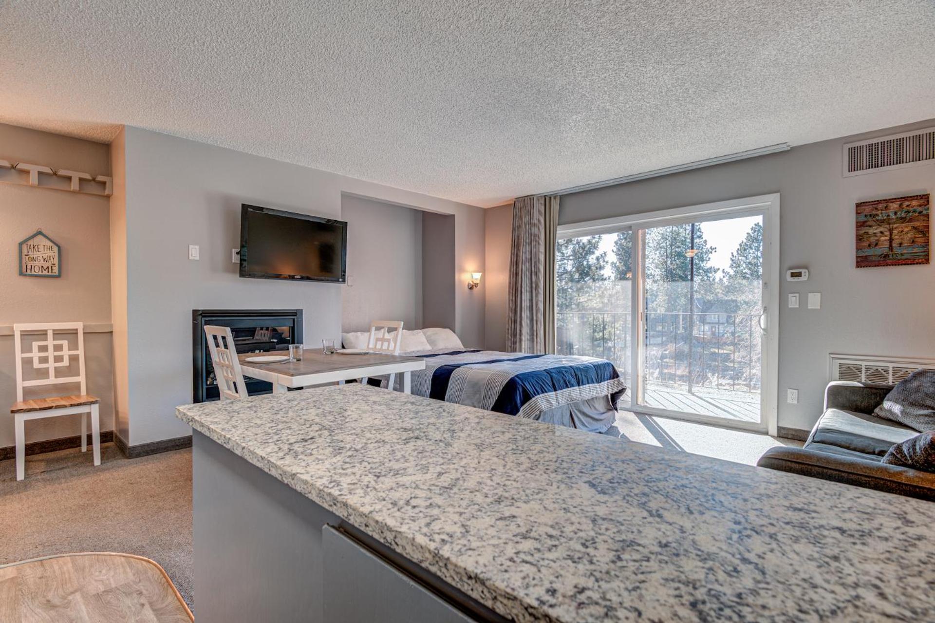 Bend Riverside Condos Near Downtown Bend Room photo
