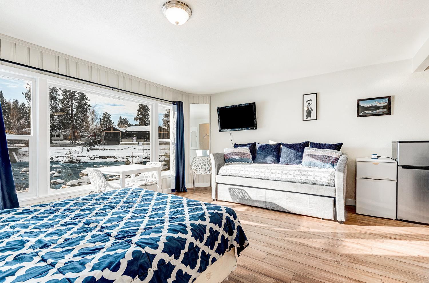 Bend Riverside Condos Near Downtown Bend Room photo