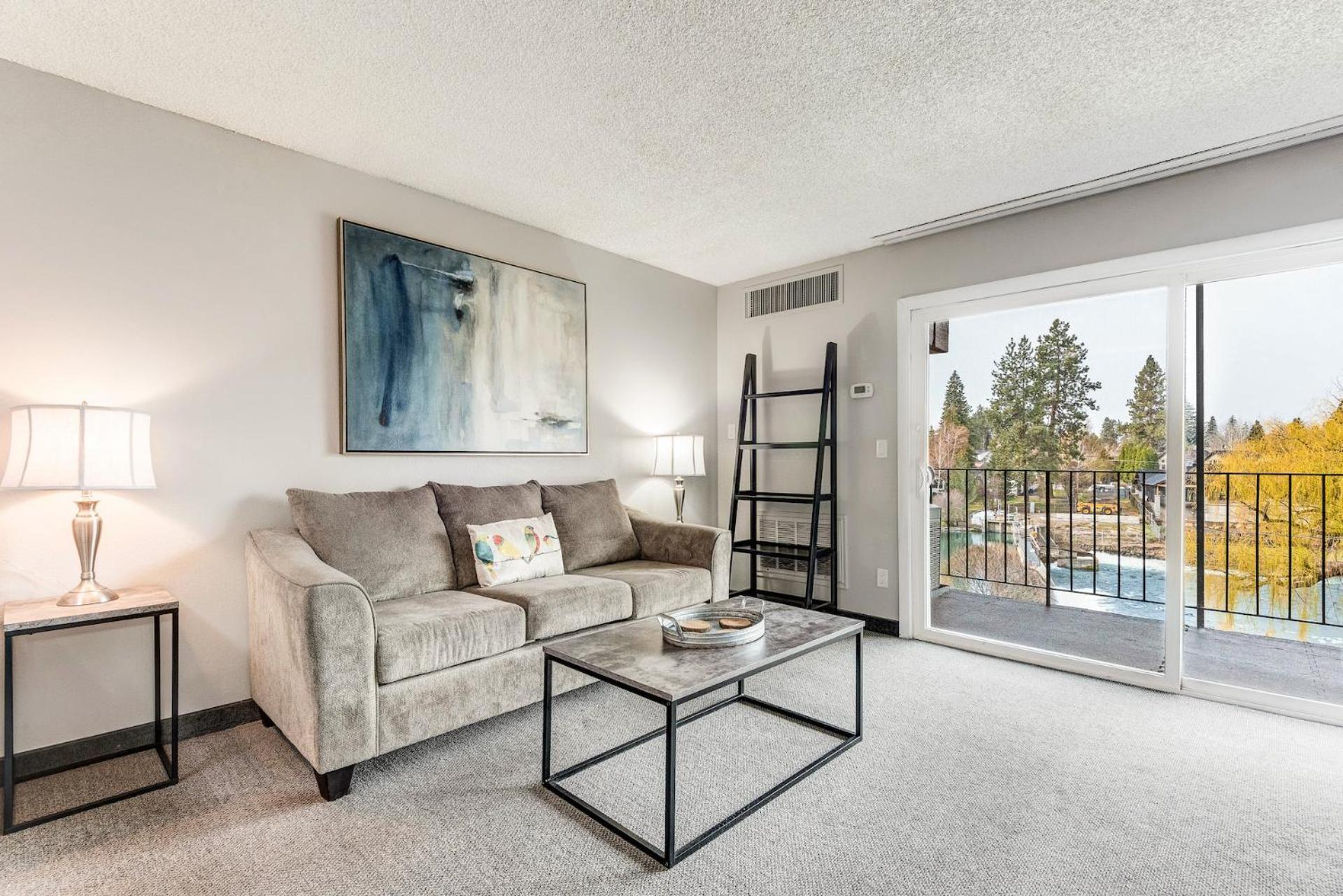 Bend Riverside Condos Near Downtown Bend Room photo
